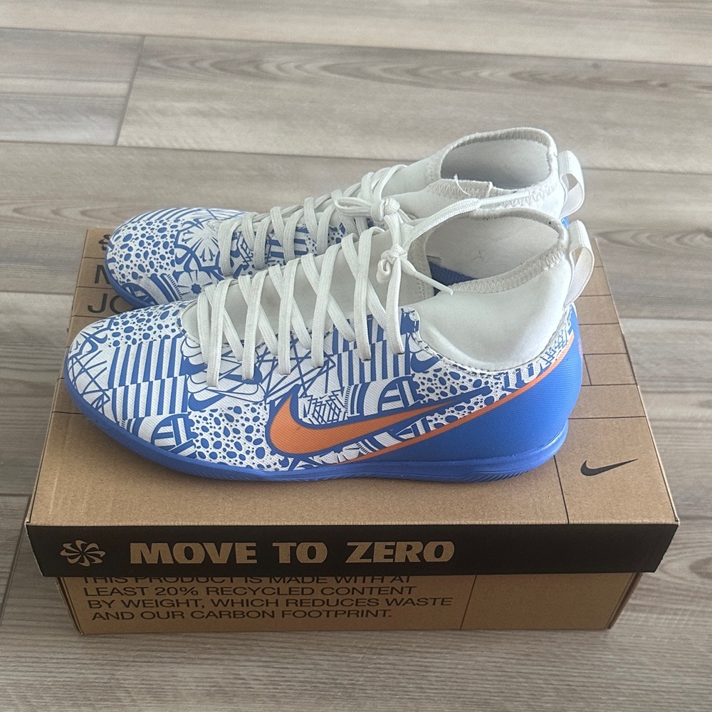 Nike Kids indoor soccer cleats